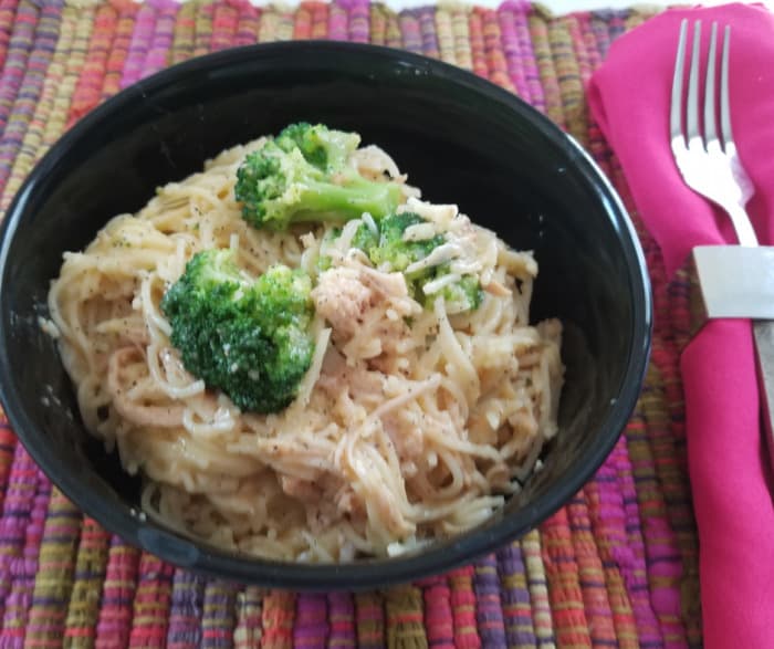Easy and Healthy Toddler Lunch Ideas - SLOW COOKER CHICKEN PASTA WITH BROCCOLI