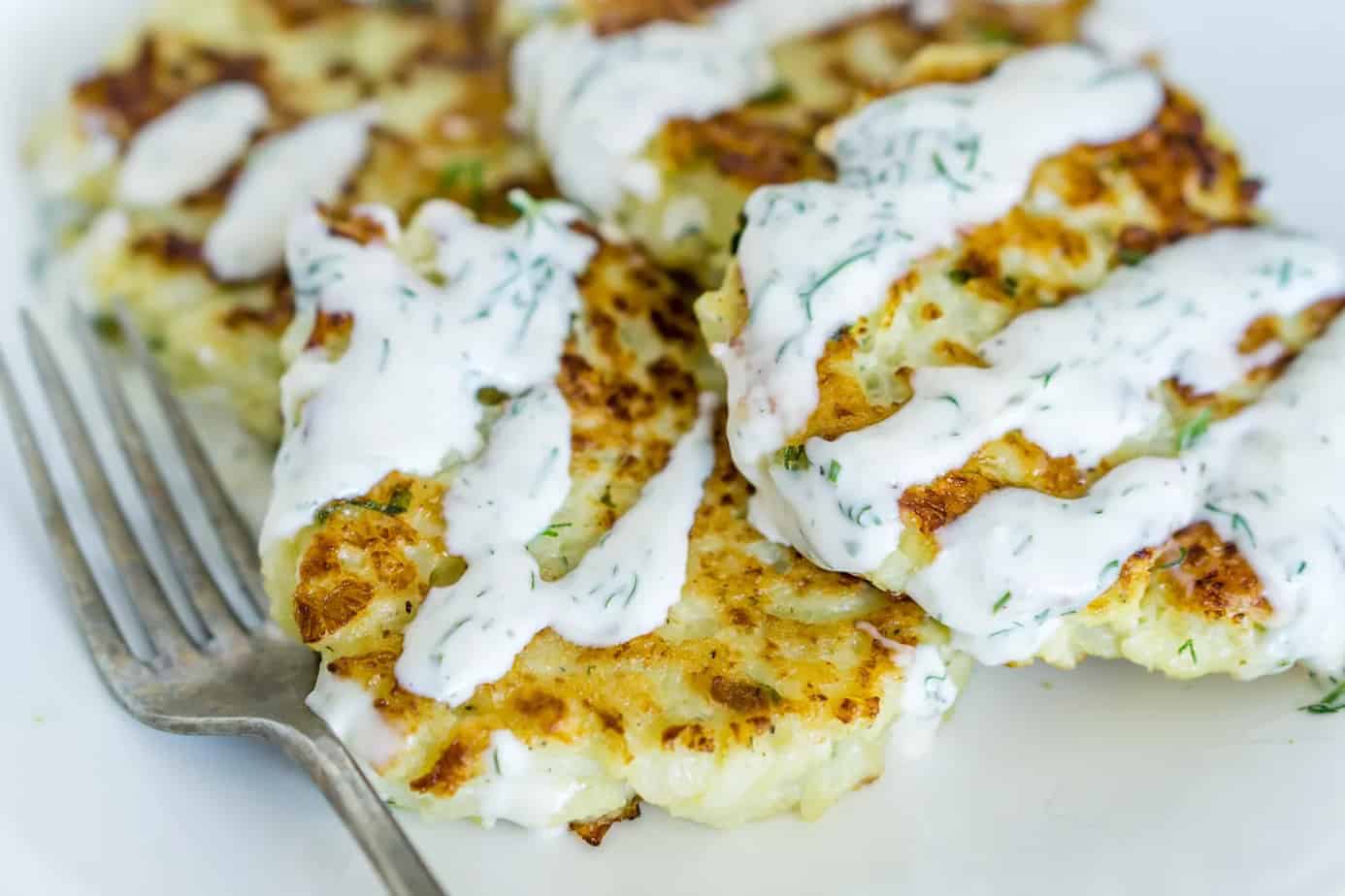 Easy and Healthy Toddler Lunch Ideas - CAULIFLOWER PANCAKES