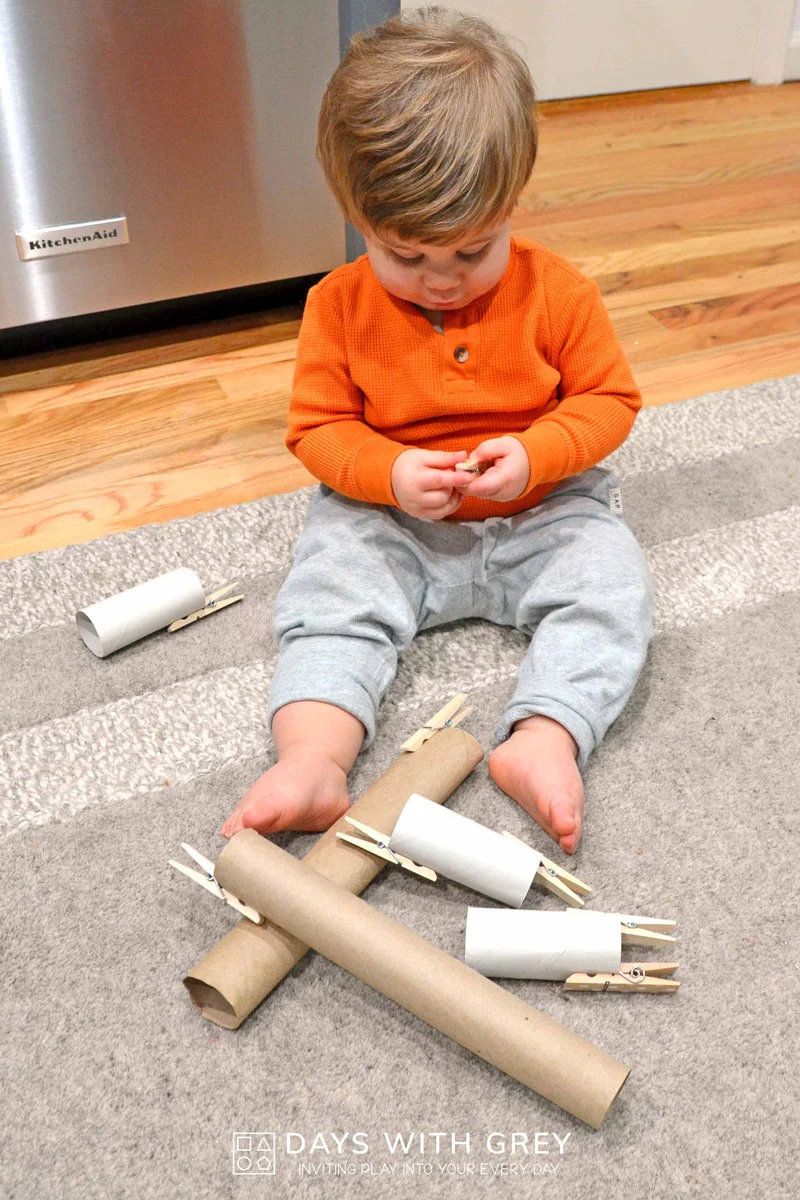 Sensory activities for toddlers - Clothespin Pull 