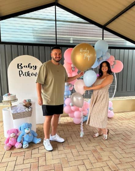 Baby Reveal Ideas - Balloon Pop