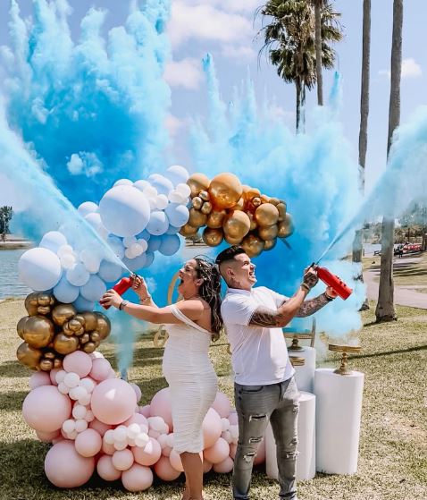 Cute Gender Reveal Party Ideas - Gender Reveal with Smoke Bombs