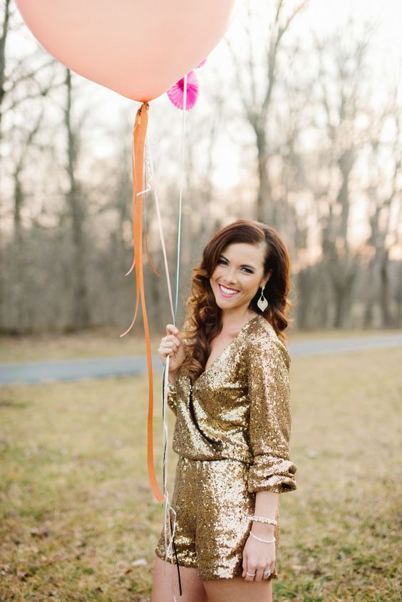 40th Birthday Photoshoot Ideas - Outdoors With a Balloon