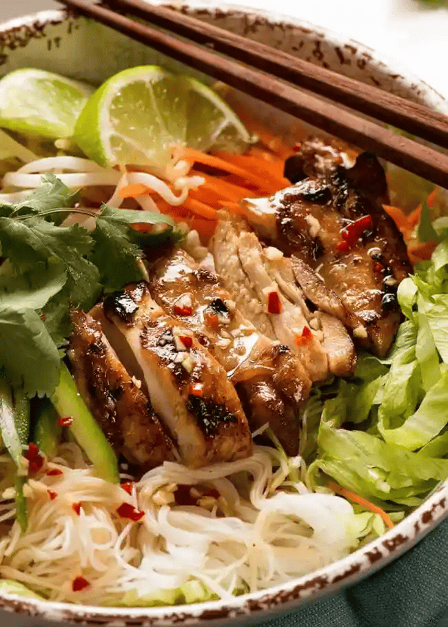 Asian Chicken Thigh - Vietnamese Noodles with Lemongrass Chicken