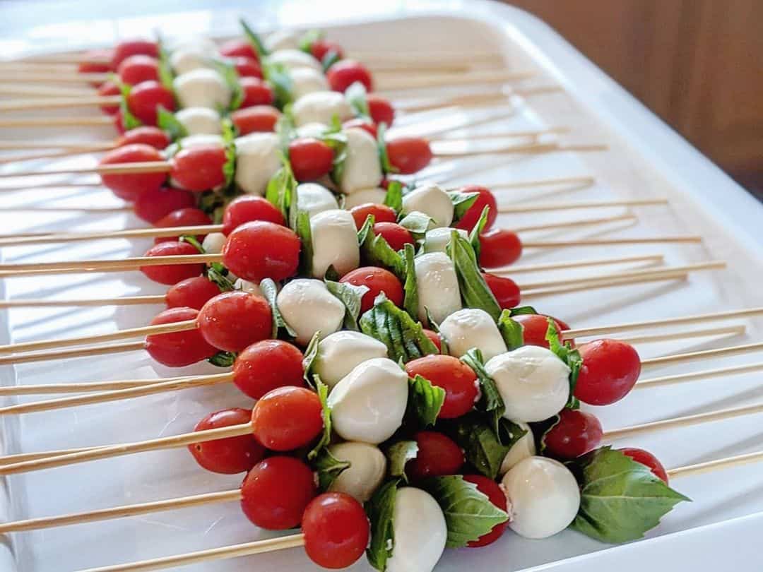13-Potluck-Recipes-Caprese-Salad-Skewers-3