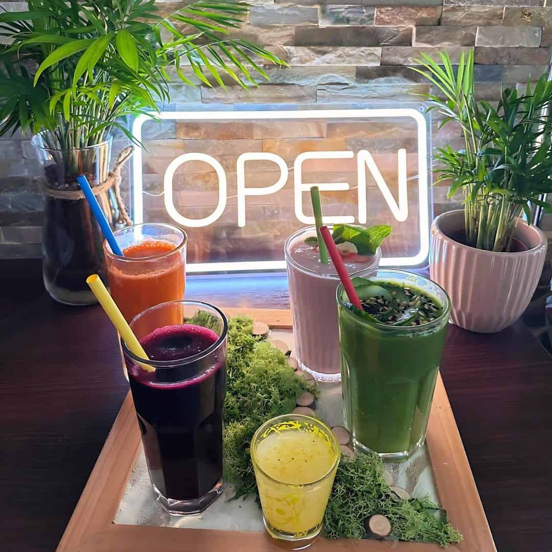 Baby Shower Brunch Ideas - Smoothie bar 1 