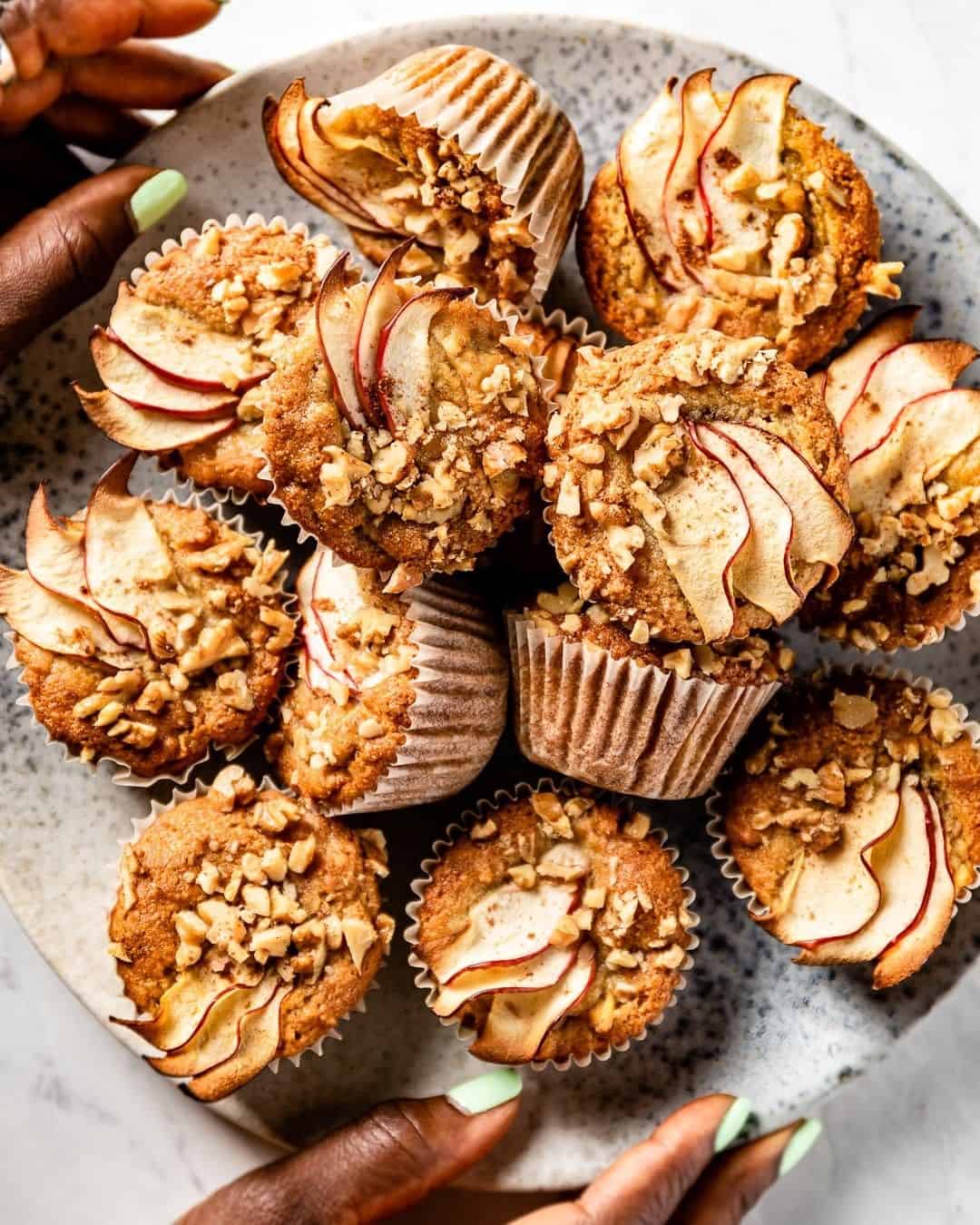 19-Potluck-Recipes-Apple-Cinnamon-Muffins-3