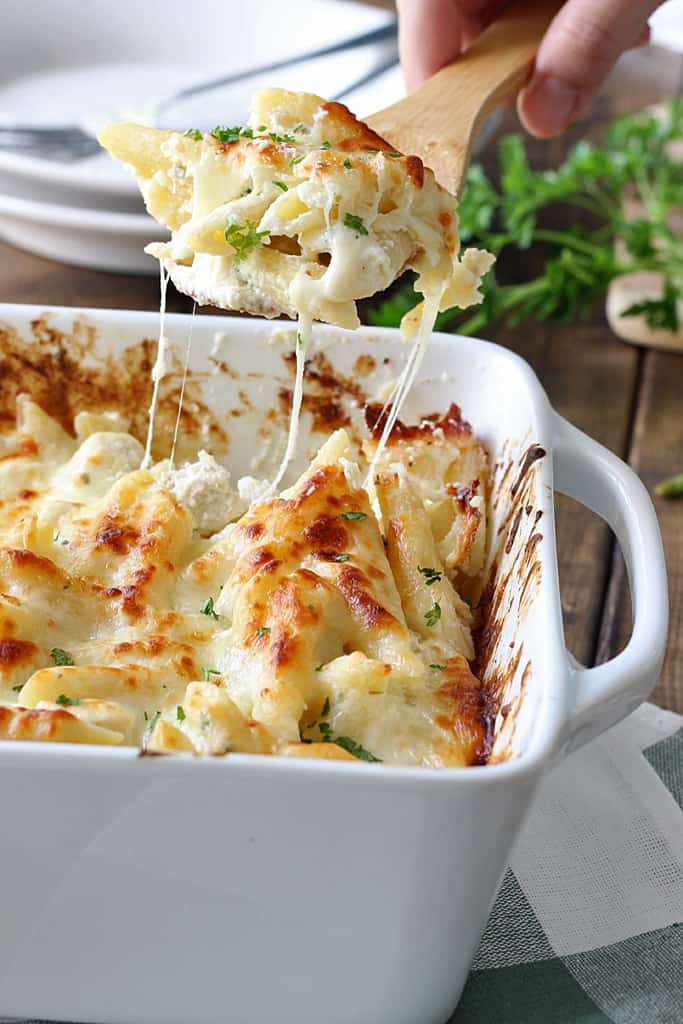6-Potluck-Recipes-Chicken-Alfredo-Pasta-Bake-1