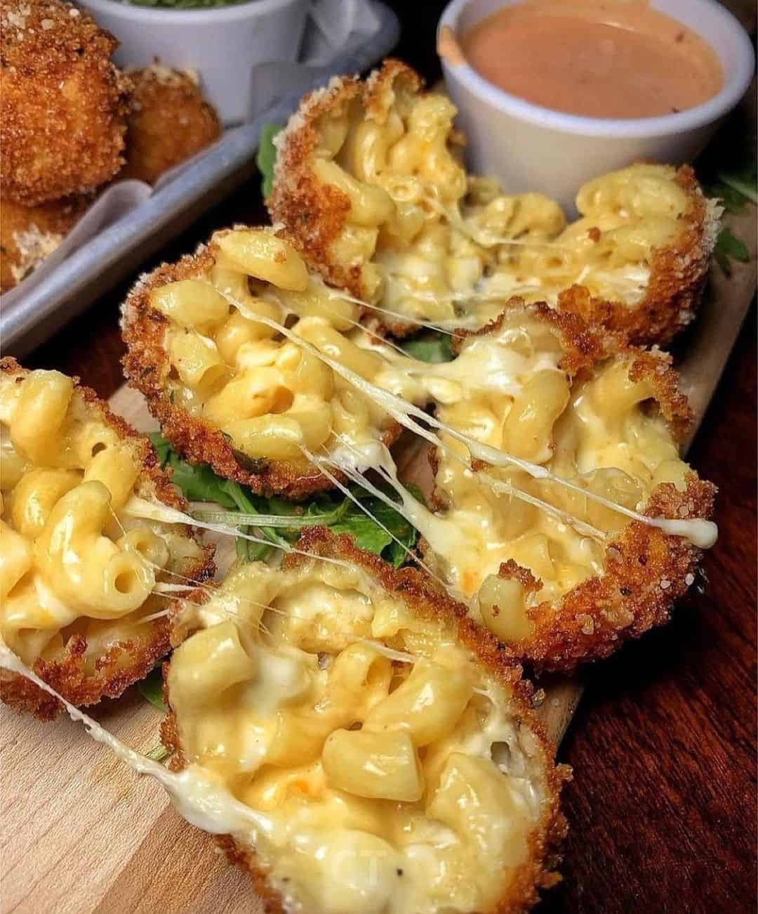 7-Potluck-Recipes-Mac-and-Cheese-Bites-3