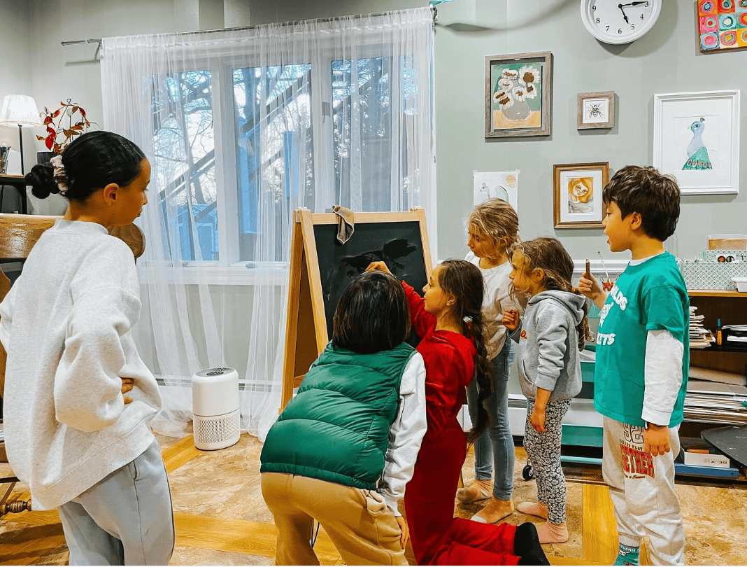 Indoor-Games-for-Kids-Play-Pictionary-1