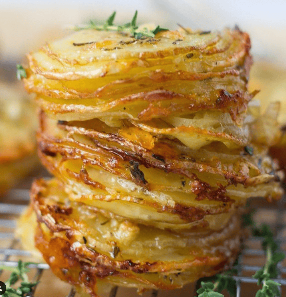 11-Thanksgiving-Sidedish-Ideas-Cheese-Herb-Potato-Gratin-2