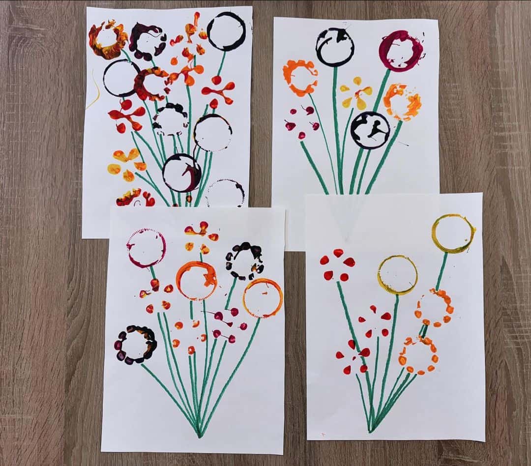 12-DIY-Birthday-Card-for-Mom-Bottle-Stamped-Flower-Bouquet-1