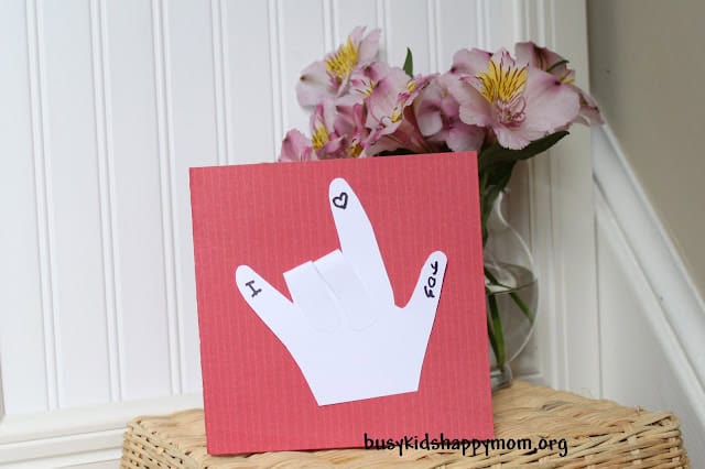 19-DIY-Birthday-Card-for-Mom-I-Love-You-Sign-Language-Card