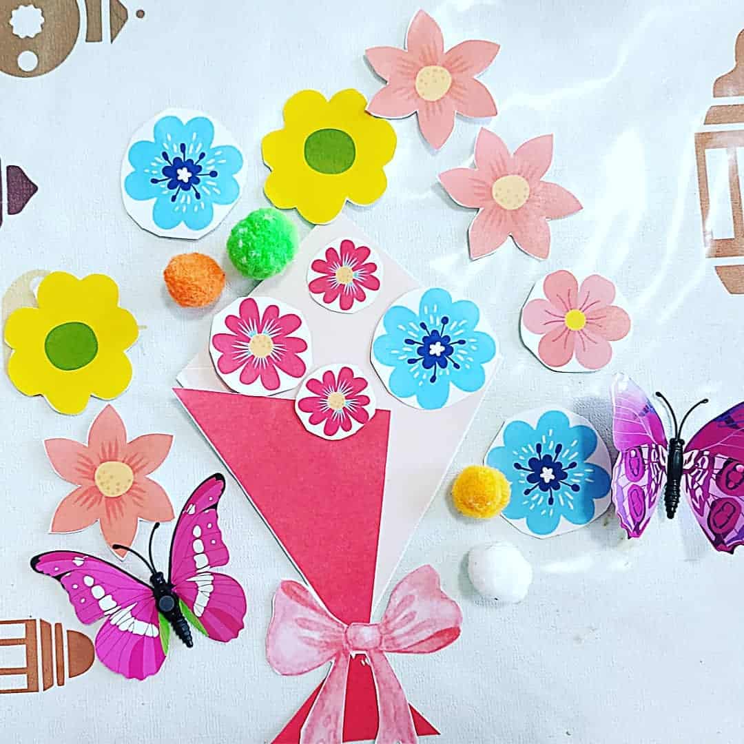 22-DIY-Birthday-Card-for-Mom-Printed-Cut-out-Paper-Flower-Bouquet-Card